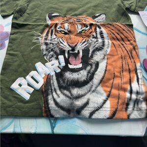 NWT Carter’s Boys tiger T-shirt size 4/5